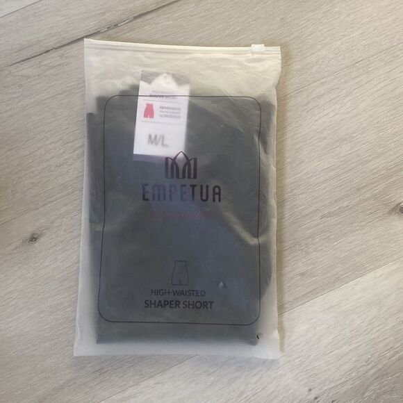 Empetua‎ high waisted shaper short Blk NWT in packaging - Picture 5 of 6